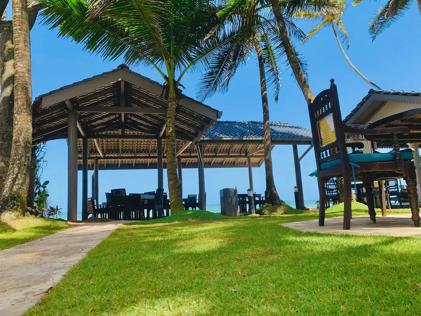 Olin's beach restaurant pavilion
