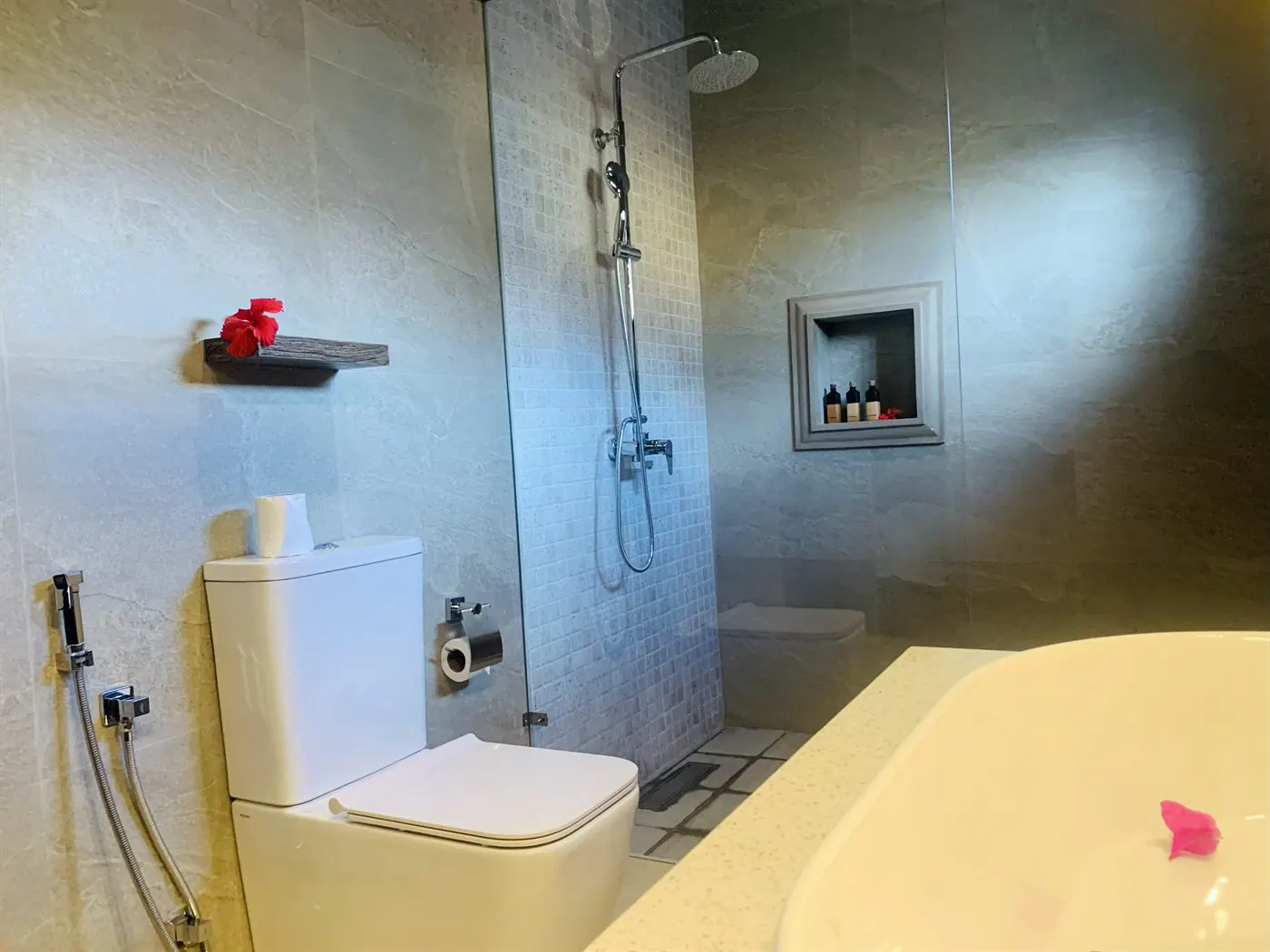 Double room bathroom