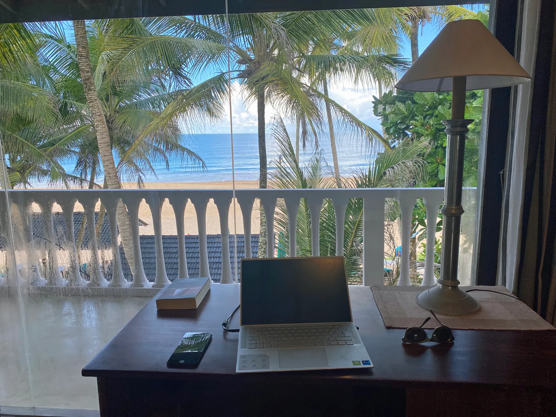 Penthouse Executive writing desk facing the sea