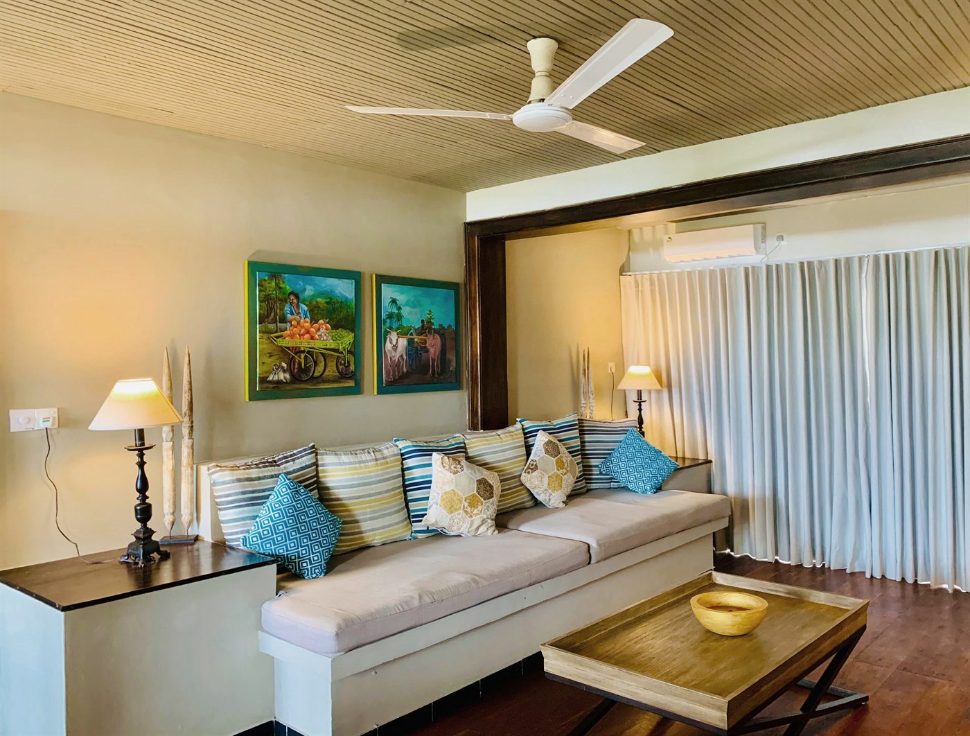 2-Bedroom Suite lounge